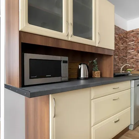 A Stylish For Two In Historic Nikiszowiec By Renters Apartamento