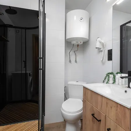 Apartamento A Stylish For Two In Historic Nikiszowiec By Renters Katowice