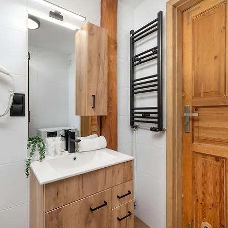 A Stylish For Two In Historic Nikiszowiec By Renters Apartamento *